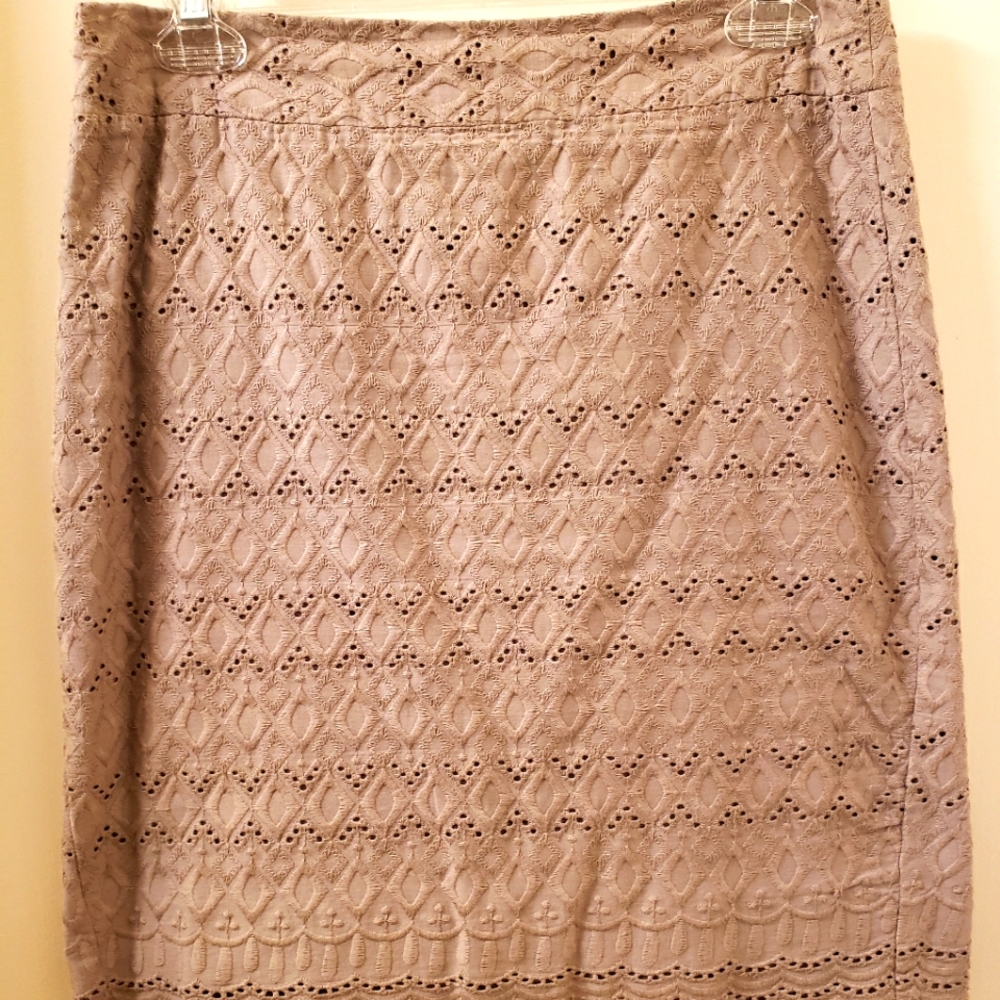 Gray lace-like skirt